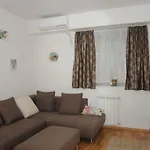King-size Bed, Free Parking, Kitchenette, Wifi 아파트 *