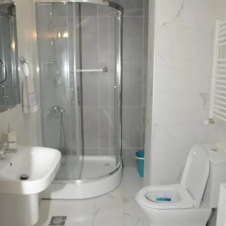 King-size Bed, Free Parking, Kitchenette, Wifi