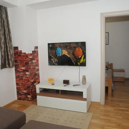 Apartment King-size Bed, Free Parking, Kitchenette, Wifi