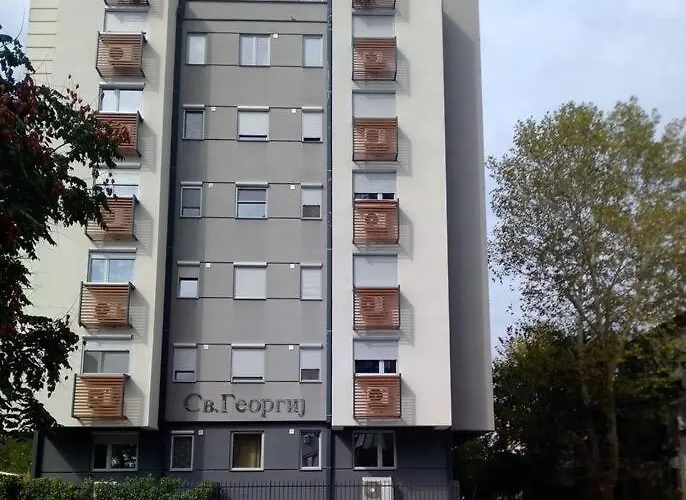 Apartment King-size Bed, Free Parking, Kitchenette, Wifi *