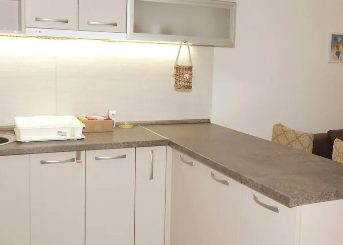 Apartament King-size Bed, Free Parking, Kitchenette, Wifi